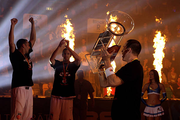 更是一份沉 更是一份沉