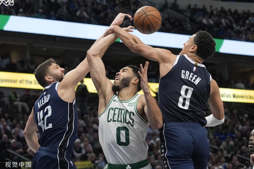 年轻球员在 年轻球员在